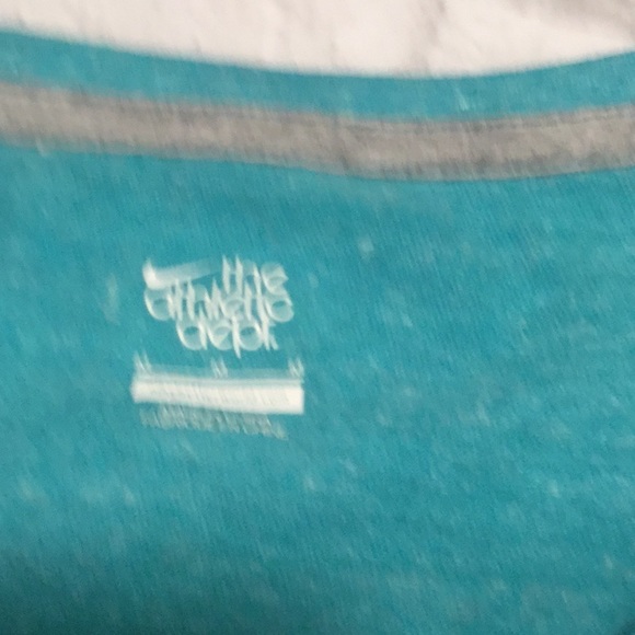 Nike Ladies Short Sleeve T🌺 - Picture 4 of 8